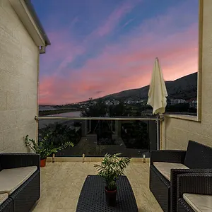 Adriatic Apartman